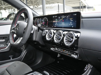 Mercedes-Benz CLA 220 4M Coupé AMG Night Panorama Distronic AHK