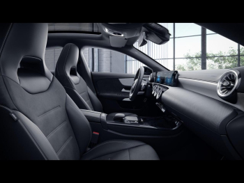 Mercedes-Benz CLA 220 d Coupé AMG Night Distronic Panorama AHK