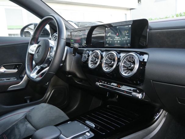 Mercedes-Benz CLA 250 e Coupé AMG Night Kamera SpurH Ambiente