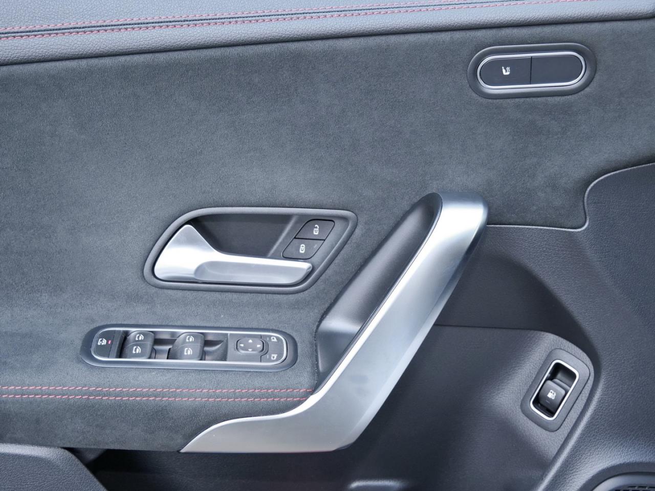 Mercedes-Benz CLA 250 e Coupé AMG Night Kamera SpurH Ambiente