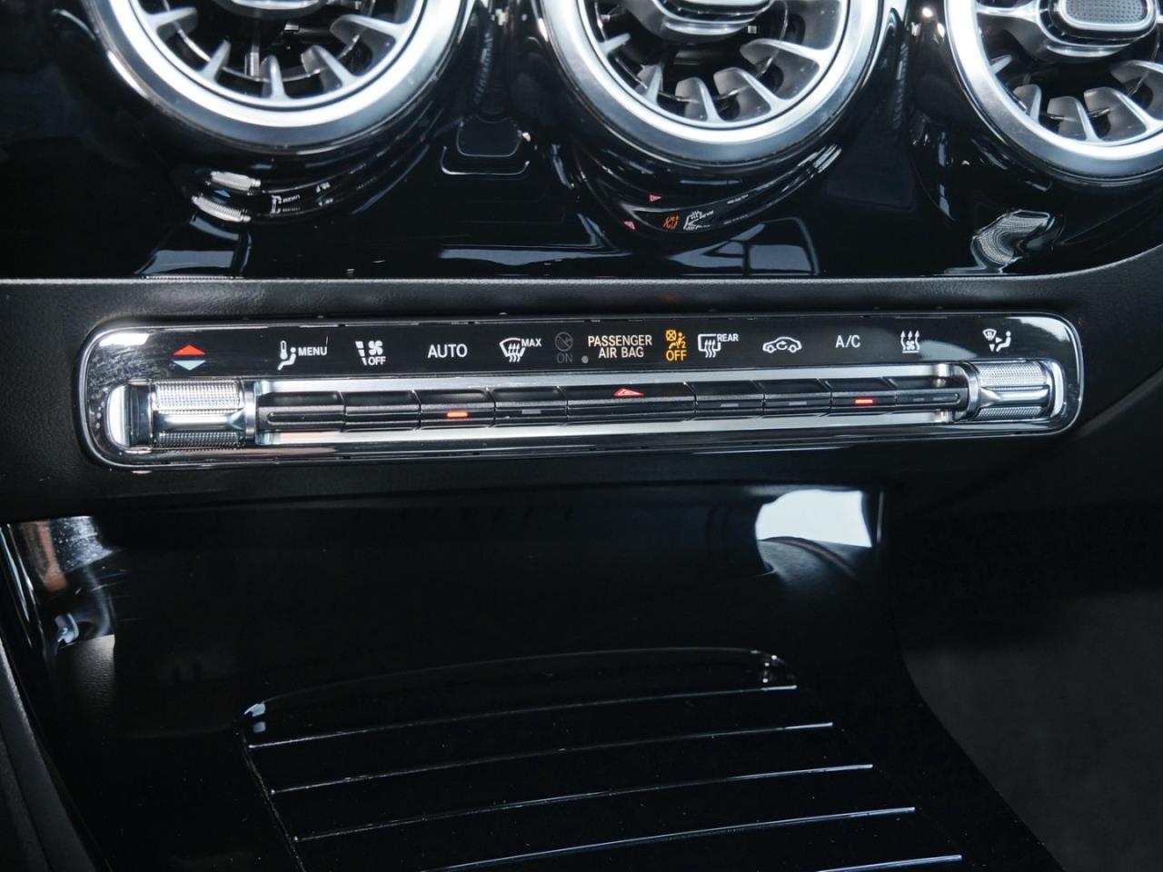 Mercedes-Benz CLA 250 e Coupé AMG Night Kamera SpurH Ambiente