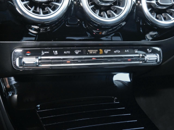 Mercedes-Benz CLA 250 e Coupé AMG Night Kamera SpurH Ambiente