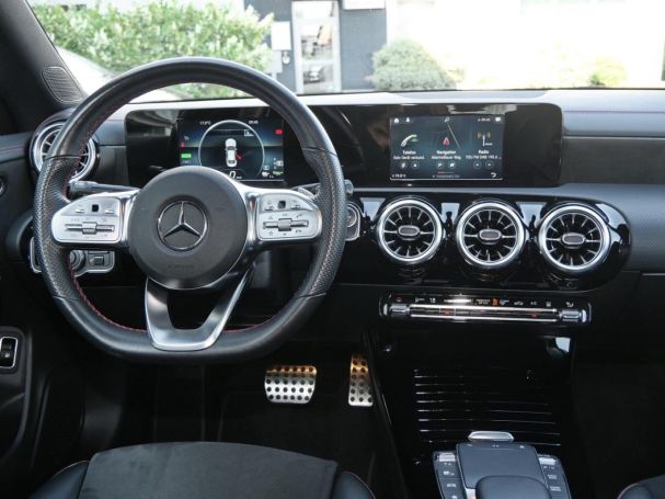 Mercedes-Benz CLA 250 e Coupé AMG Night Kamera SpurH Ambiente