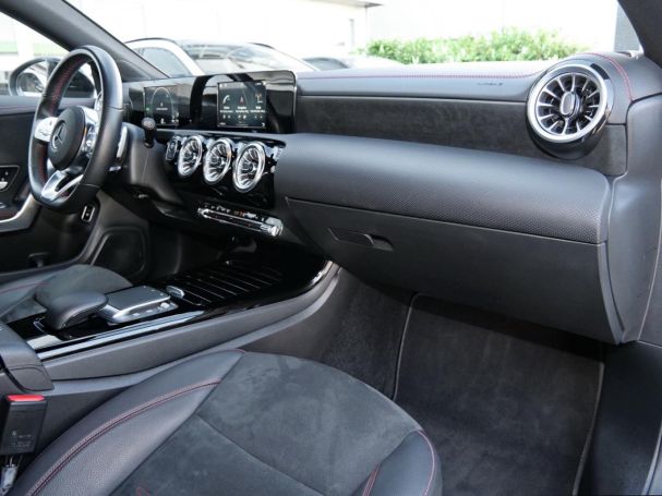 Mercedes-Benz CLA 250 e Coupé AMG Night Kamera SpurH Ambiente