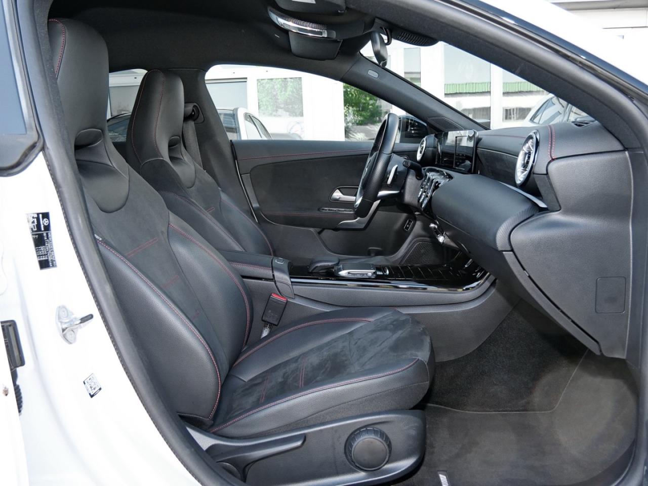 Mercedes-Benz CLA 250 e Coupé AMG Night Kamera SpurH Ambiente