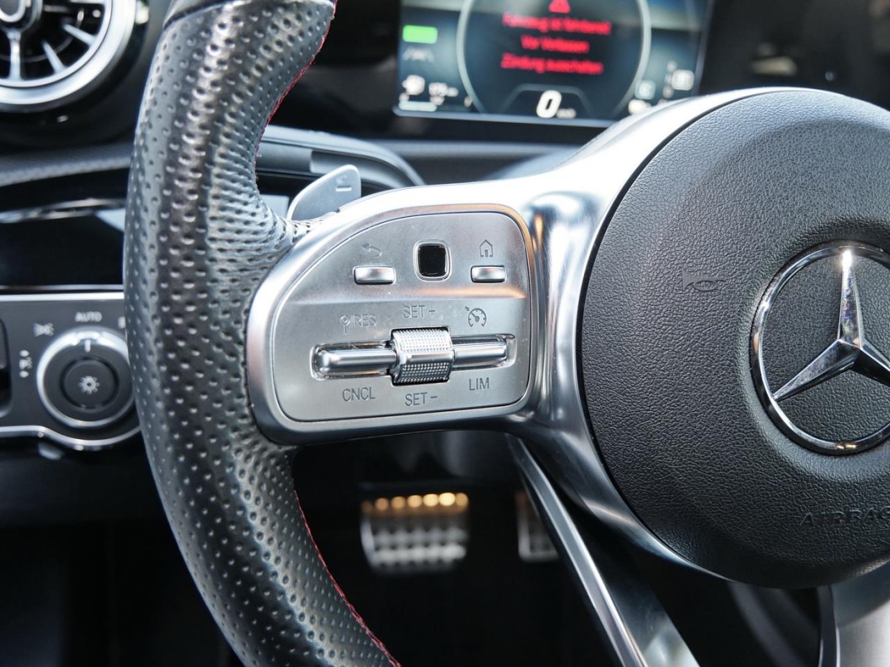 Mercedes-Benz CLA 250 e Coupé AMG Night Kamera SpurH Ambiente