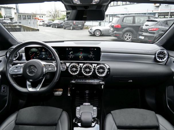 Mercedes-Benz CLA 250 e Coupé AMG NIght Edition2020 Kamera HUD
