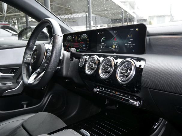 Mercedes-Benz CLA 250 e Coupé AMG Night Edition2020 Kamera HUD