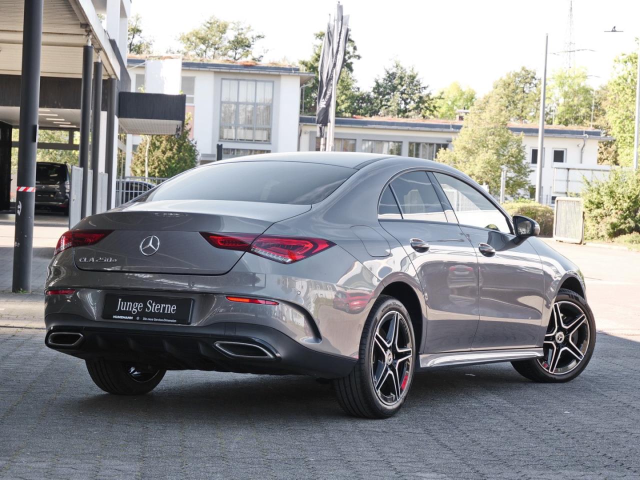 Mercedes-Benz CLA 250 e Coupé AMG Night MBUXNavi Parktronic
