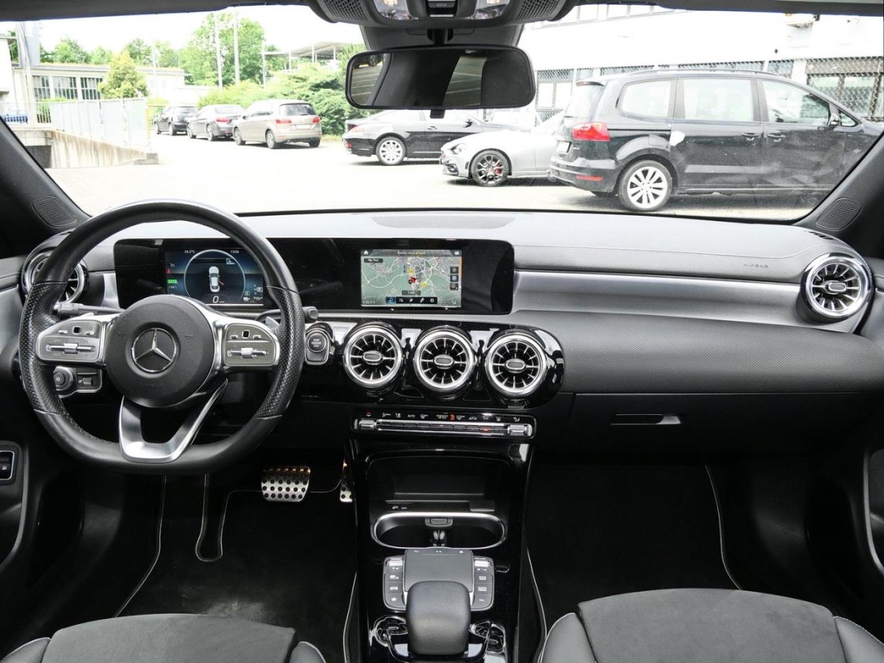 Mercedes-Benz CLA 250 e Coupé AMG Night Edition2020 Panorama
