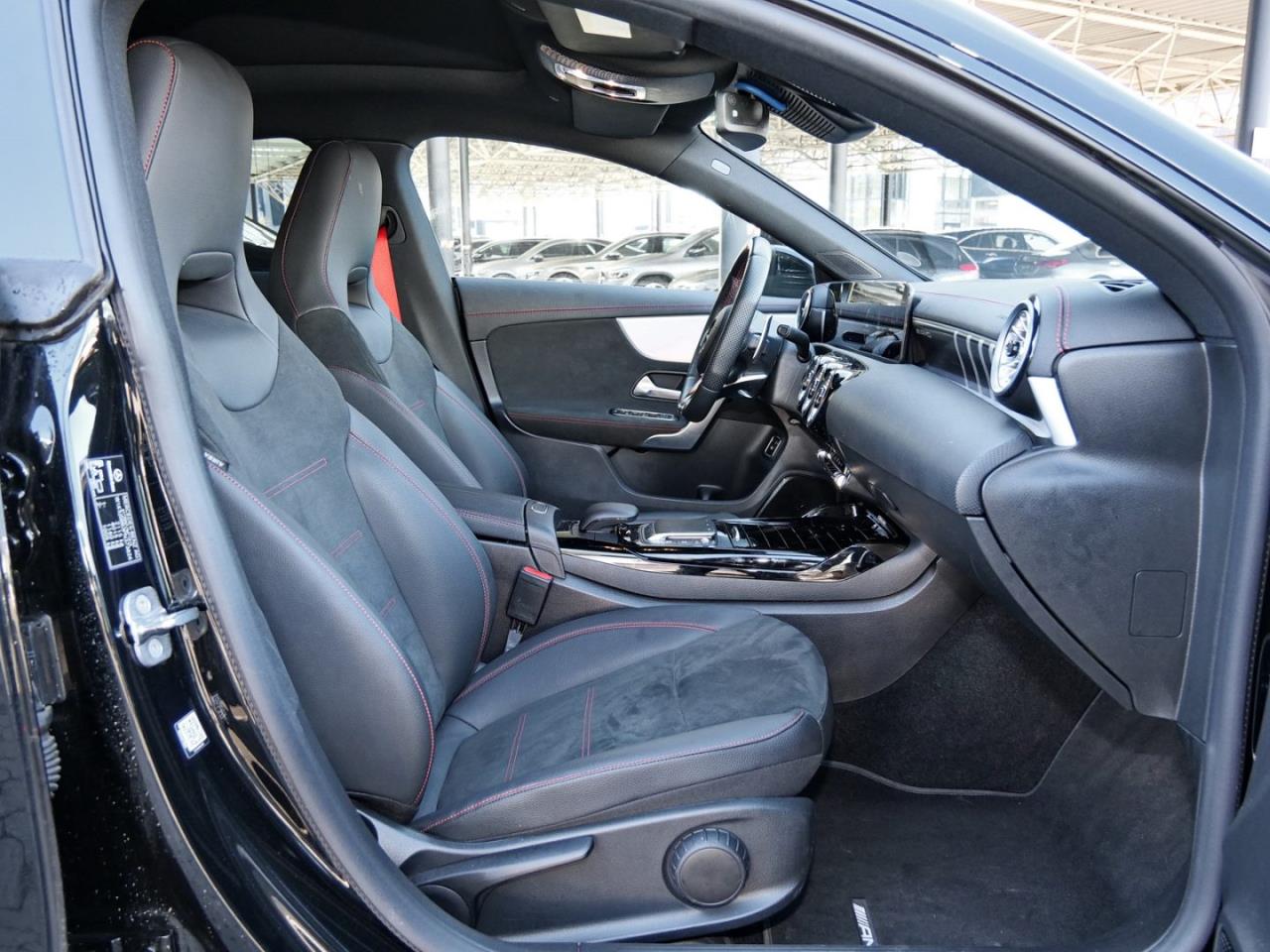 Mercedes-Benz CLA 35 AMG 4M Coupé AMG Night Panorama SHZ Kamera