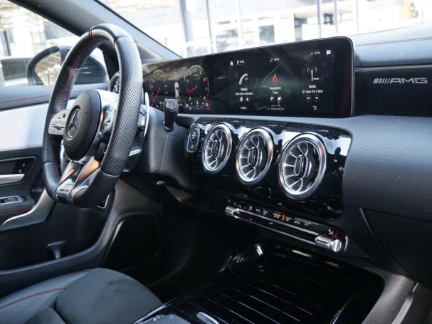 Mercedes-Benz CLA 35 AMG 4M Coupé AMG Night Panorama SHZ Kamera