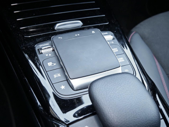 Mercedes-Benz CLA 35 AMG 4M Coupé AMG Night Panorama SHZ Kamera