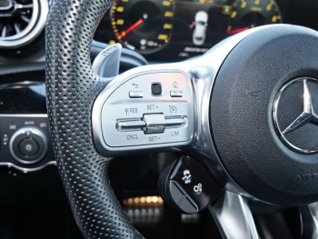 Mercedes-Benz CLA 35 AMG 4M Coupé AMG Night Panorama SHZ Kamera