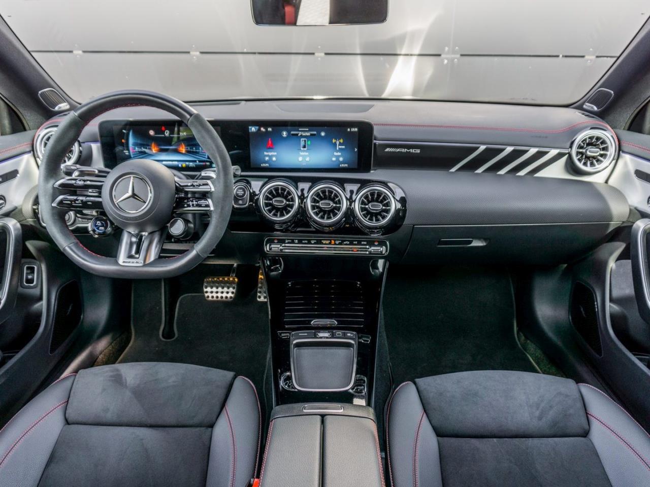 Mercedes-Benz CLA 45 AMG S 4M+ Coupé Night Panorama 360° HUD
