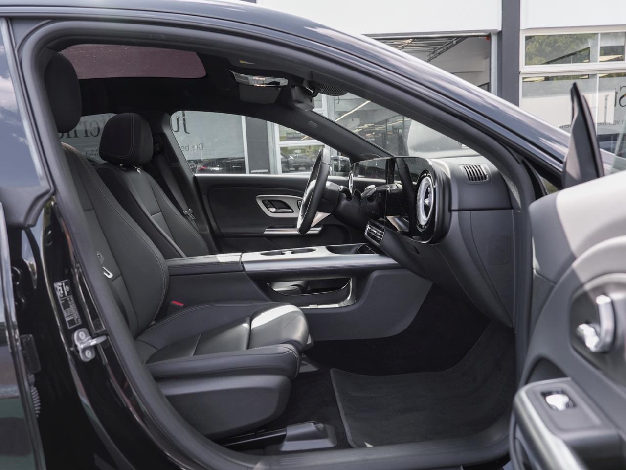 Mercedes-Benz CLA 350 4M Progressive Night Panorama