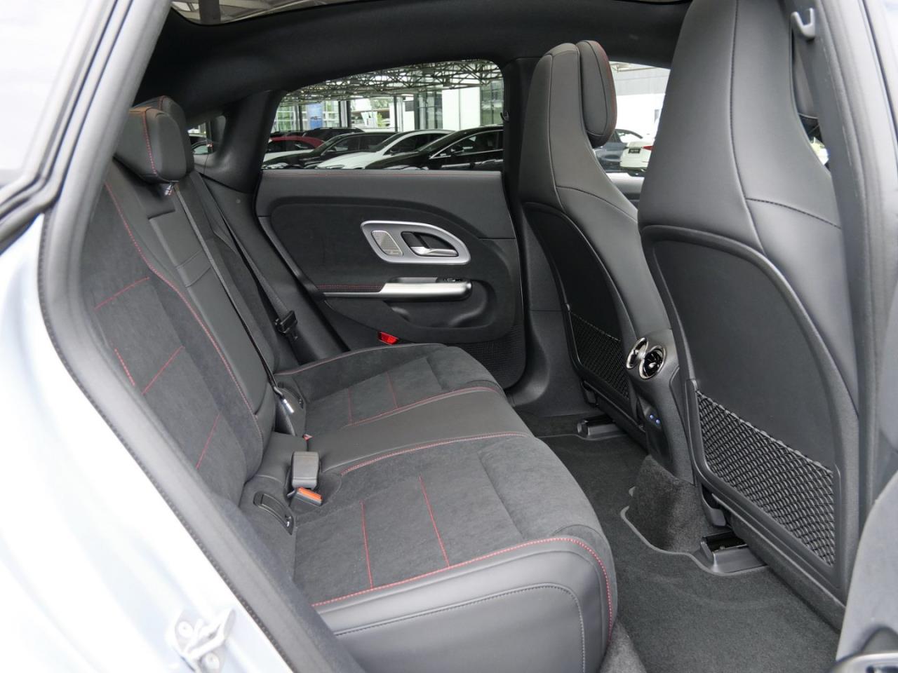 Mercedes-Benz CLA 350 4MATIC EQ AMG Night Panorama Kamera