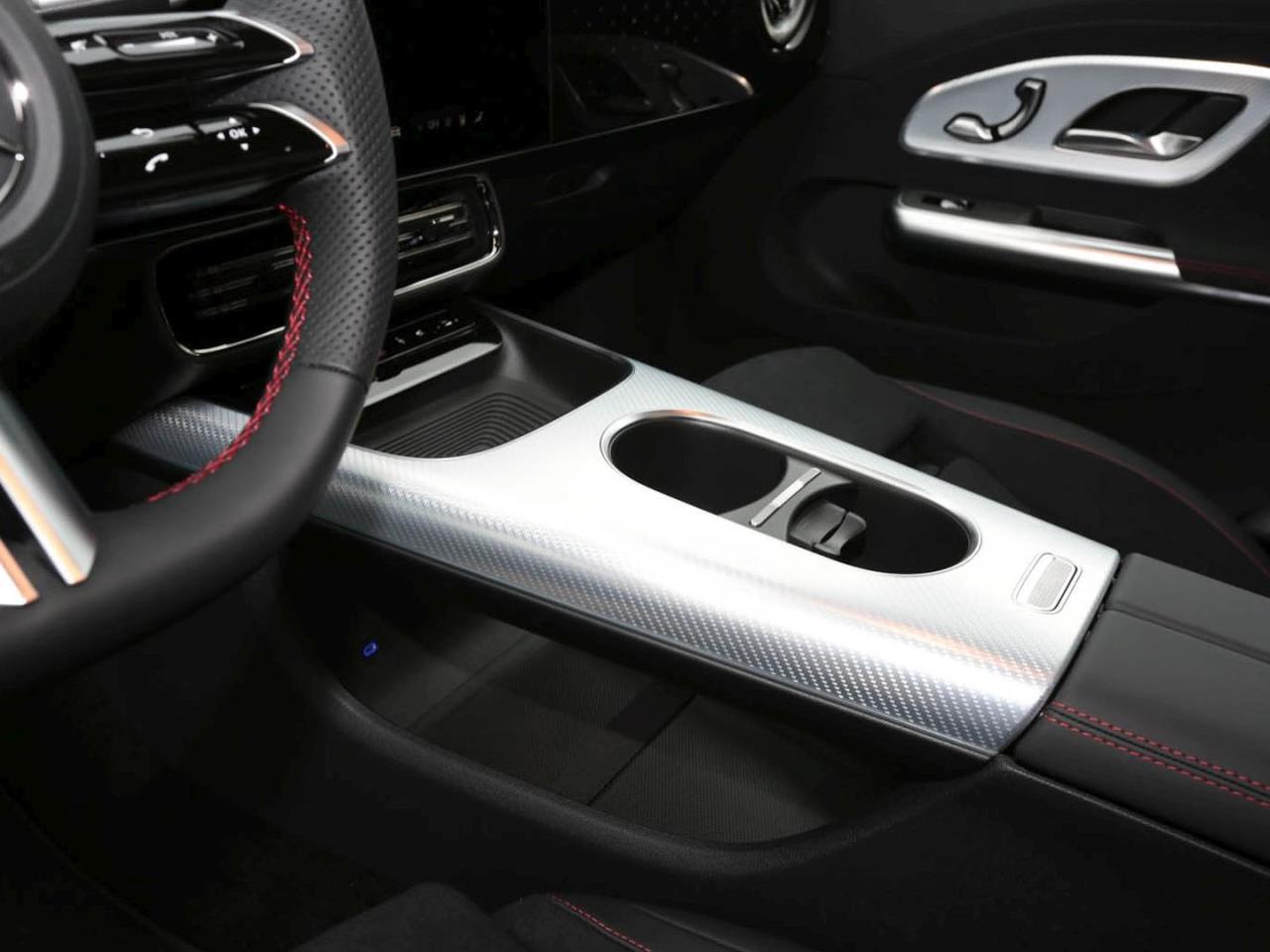 Mercedes-Benz CLA 350 4MATIC mit EQ Technologie AMG Night AHK