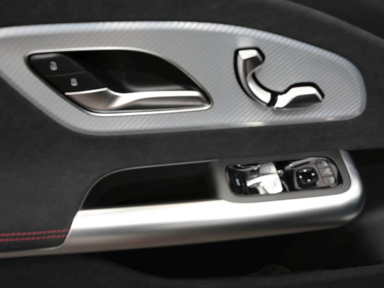Mercedes-Benz CLA 350 4MATIC mit EQ Technologie AMG Night AHK