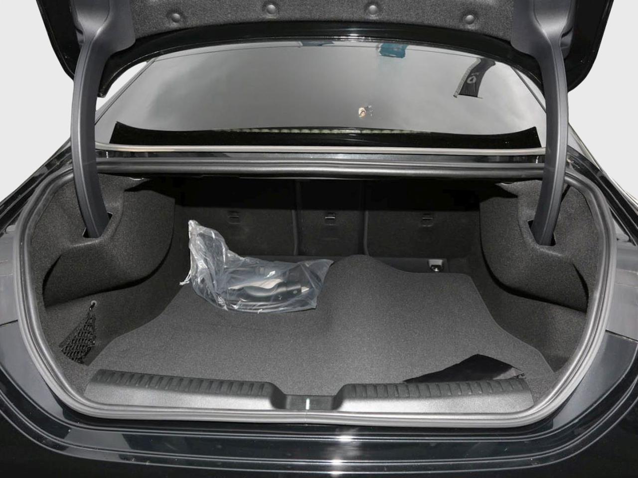 Mercedes-Benz CLA 350 4MATIC mit EQ Technologie AMG Night AHK