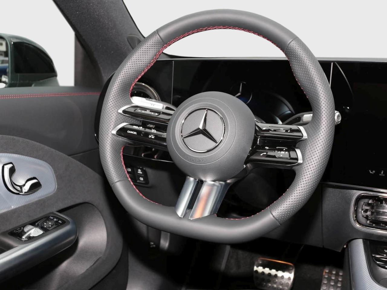 Mercedes-Benz CLA 350 4MATIC mit EQ Technologie AMG Night AHK