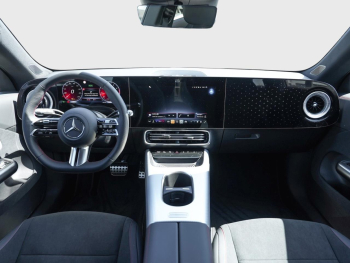 Mercedes-Benz CLA 180 AMG MBUXNavi Panorama KeylessGo AHK