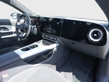 Mercedes-Benz CLA 180 AMG MBUXNavi Panorama KeylessGo AHK