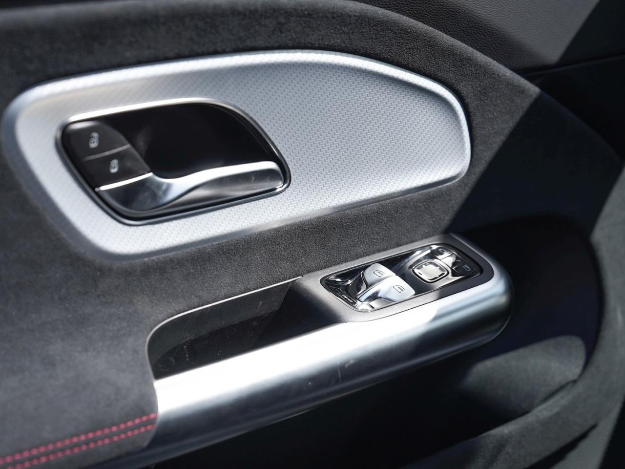 Mercedes-Benz CLA 180 AMG MBUXNavi Panorama KeylessGo AHK