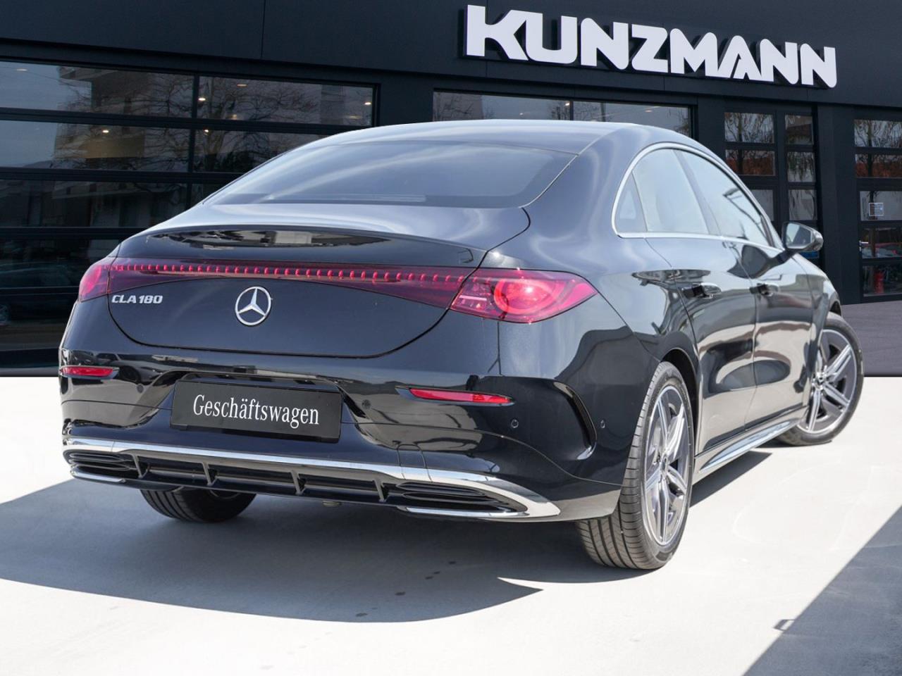 Mercedes-Benz CLA 180 AMG MBUXNavi Panorama KeylessGo AHK
