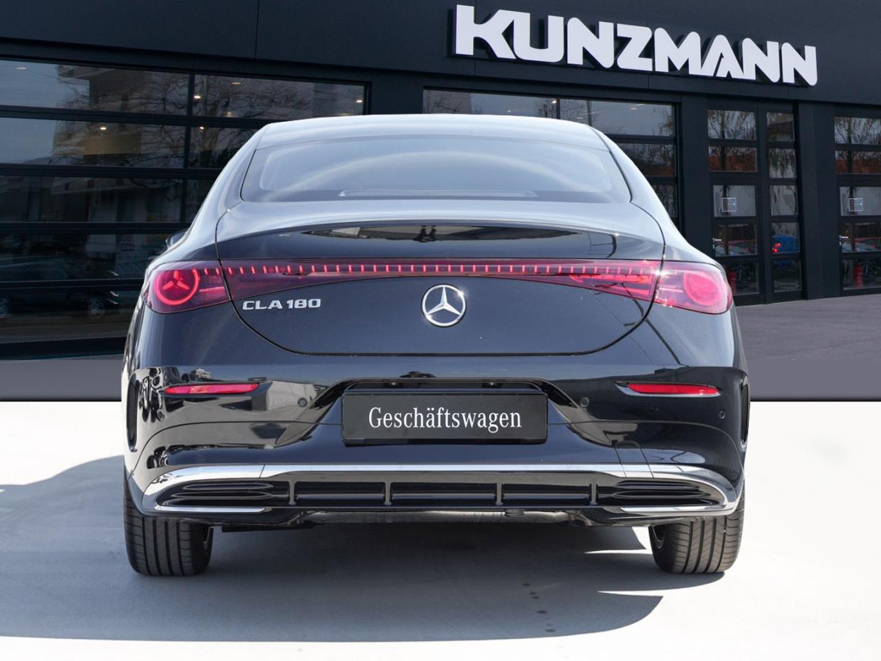 Mercedes-Benz CLA 180 AMG MBUXNavi Panorama KeylessGo AHK
