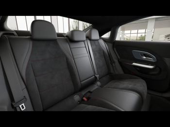 Mercedes-Benz CLA 180 AMG MBUXNavi Panorama KeylessGo AHK