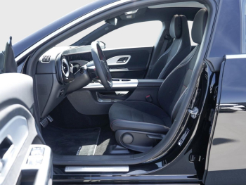 Mercedes-Benz CLA 180 AMG MBUXNavi Panorama KeylessGo AHK