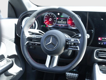 Mercedes-Benz CLA 180 AMG MBUXNavi Panorama KeylessGo AHK