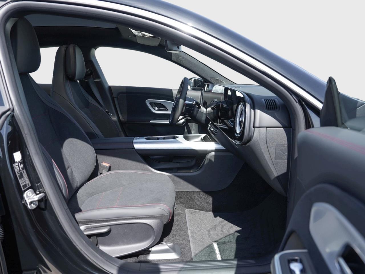 Mercedes-Benz CLA 180 AMG MBUXNavi Panorama KeylessGo AHK