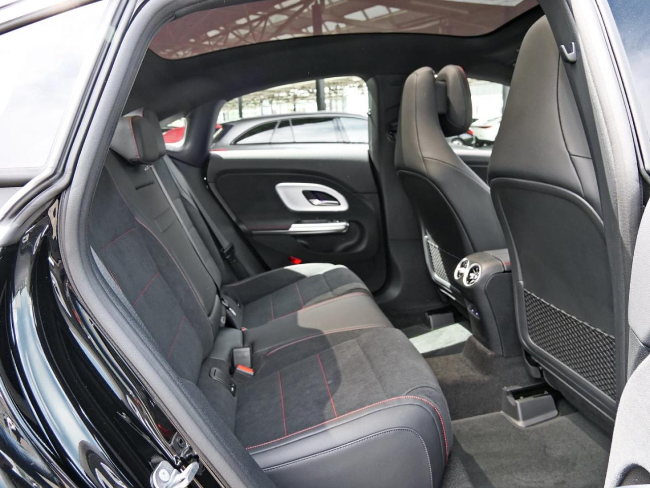 Mercedes-Benz CLA 180 AMG MBUX Navi Panorama AHK Spiegel-P