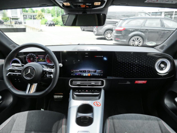 Mercedes-Benz CLA 180 AMG MBUX Navi Panorama AHK Spiegel-P