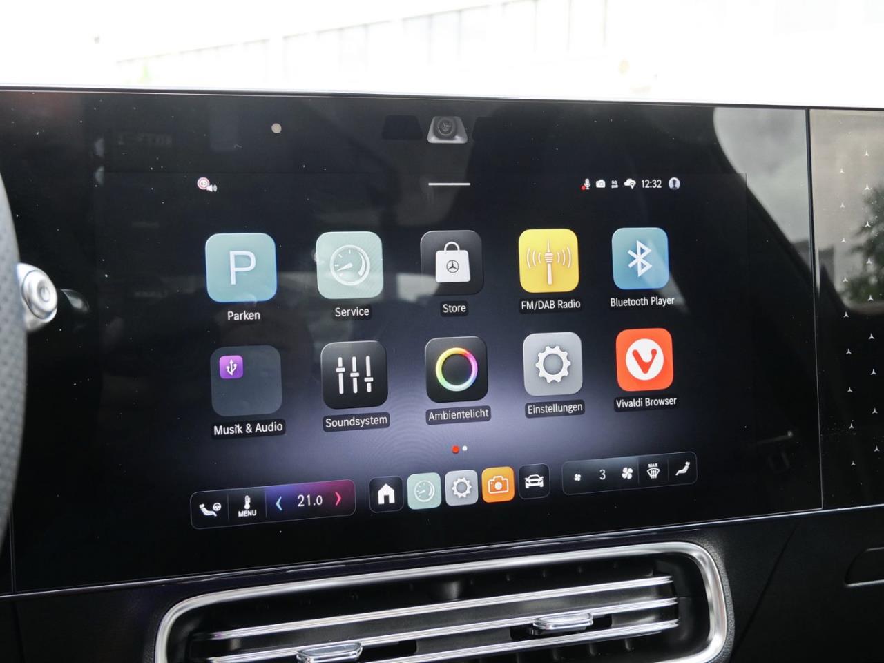 Mercedes-Benz CLA 180 AMG MBUX Navi Panorama AHK Spiegel-P