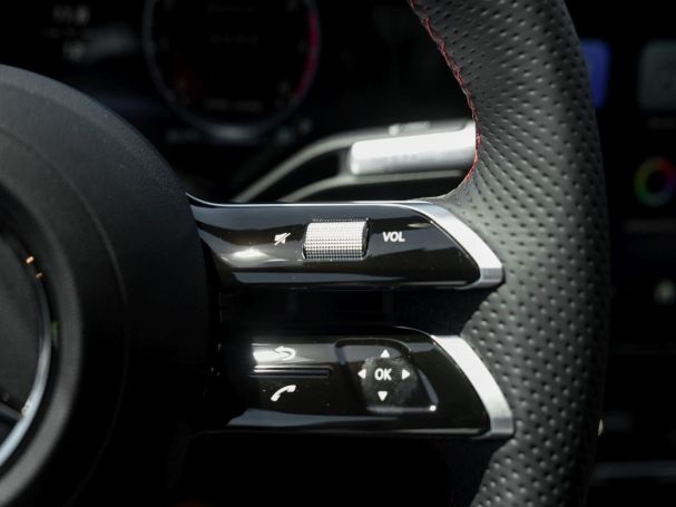 Mercedes-Benz CLA 180 AMG Night MBUXNavi Panorama KeylessGo