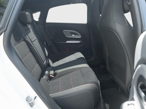 Mercedes-Benz CLA 180 AMG Night MBUXNavi Panorama KeylessGo