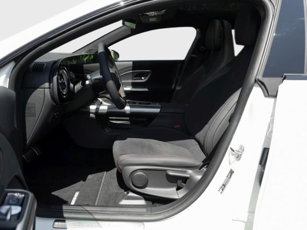 Mercedes-Benz CLA 180 AMG Night MBUXNavi Panorama KeylessGo