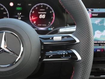 Mercedes-Benz CLA 180 AMG Night MBUXNavi Panorama Spiegel-P