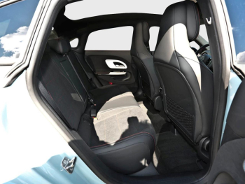 Mercedes-Benz CLA 180 AMG Night MBUXNavi Panorama Spiegel-P