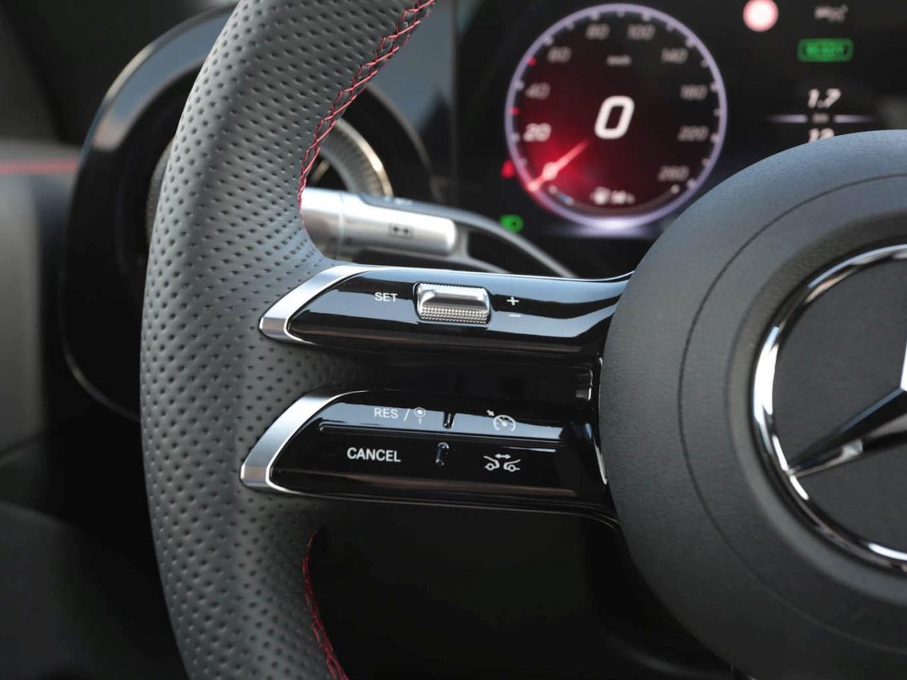 Mercedes-Benz CLA 180 AMG Night MBUXNavi Panorama Spiegel-P