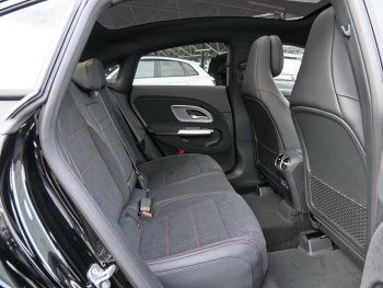 Mercedes-Benz CLA 200 4MATIC AMG Night Panorama Distronic