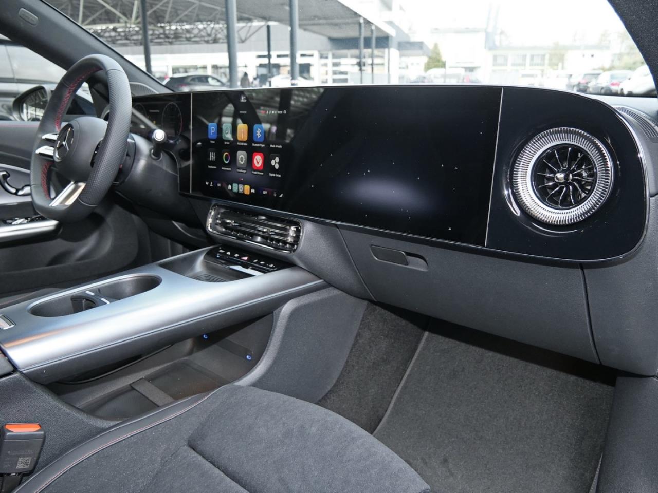 Mercedes-Benz CLA 200 4MATIC AMG Night Panorama Distronic