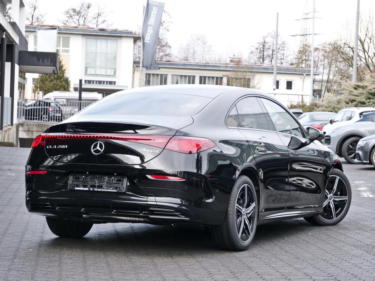 Mercedes-Benz CLA 200 4MATIC AMG Night Panorama Distronic