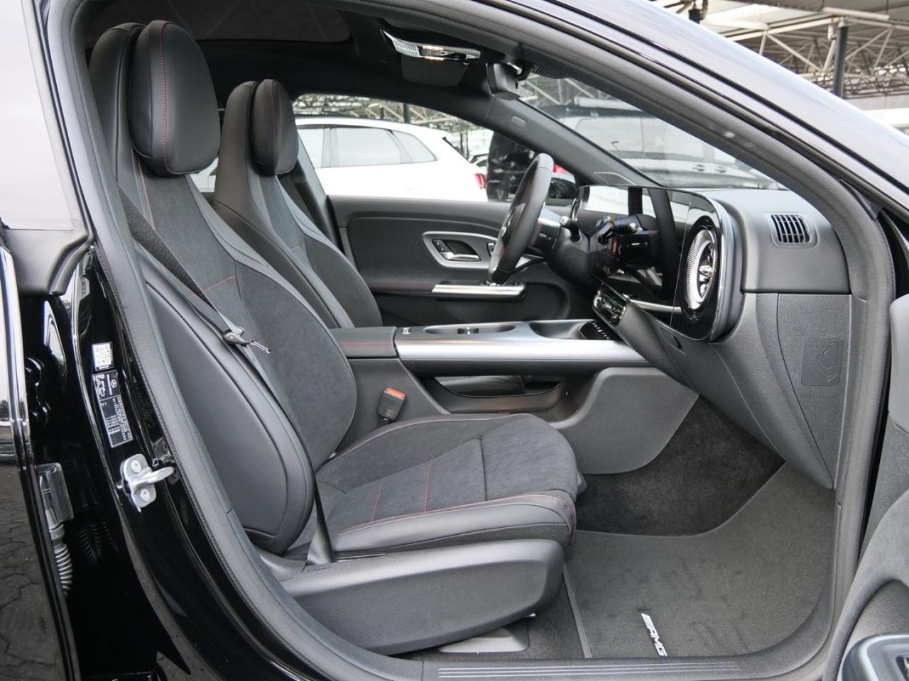 Mercedes-Benz CLA 200 4MATIC AMG Night Panorama Distronic