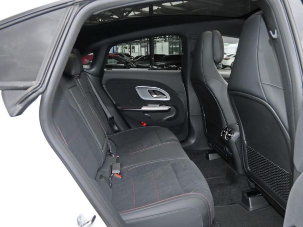 Mercedes-Benz CLA 200 4MATIC AMG Night Panorama Memory AHK