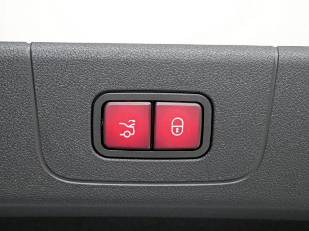 Mercedes-Benz CLA 200 4MATIC AMG Night Panorama Memory AHK
