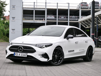 Mercedes-Benz CLA 200 4MATIC AMG Night Panorama Memory AHK